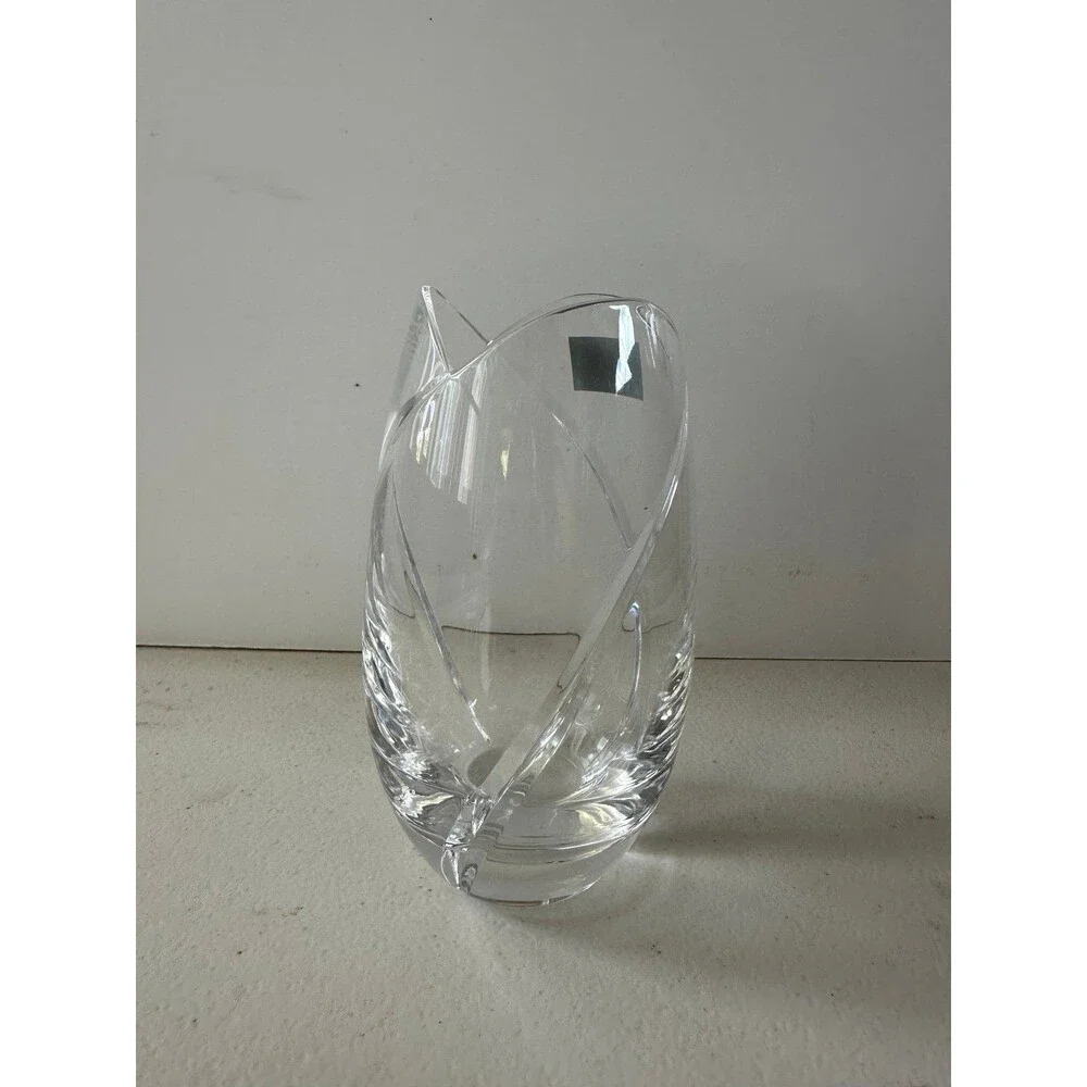 Mikasa Crystal Finesse Design Clear Swirl Cut Tulip Scallop Shape Vase 5.5